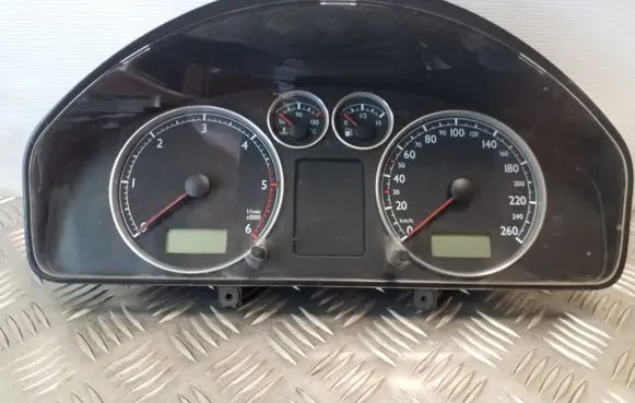 Speedometer (instrument cluster)