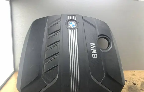 BMW 5 F10 F11 Engine cover (trim) 7802847 11147802847