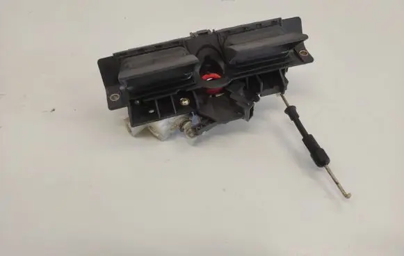 Audi A6 S6 C5 4B Tailgate exterior lock 4B0827565