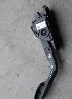 Ford Focus Accelerator throttle pedal EV619F836BA