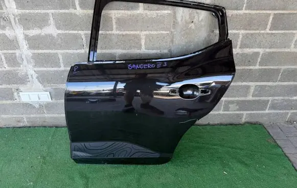 Dacia Sandero III Rear door