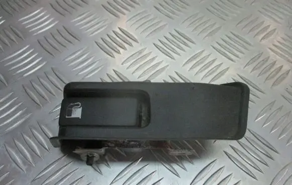 Chevrolet Epica Tailgate/boot open switch button 