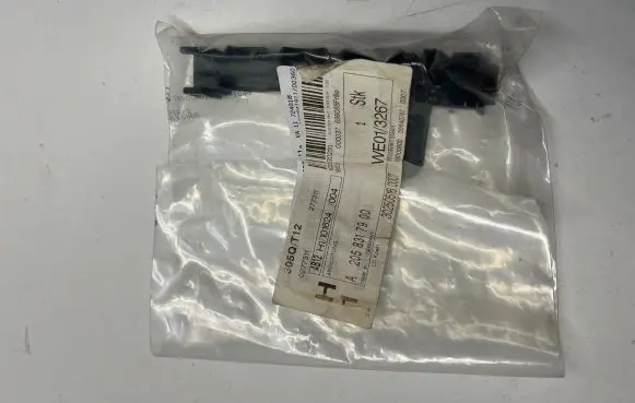 Mercedes-Benz C W205 Front bumper mounting bracket A2058317900 90507112 0277311