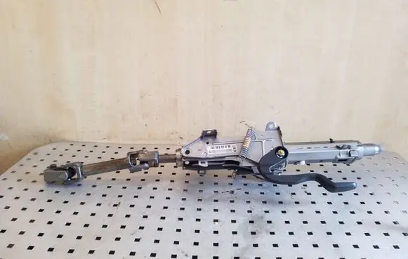 Steering wheel axle set
