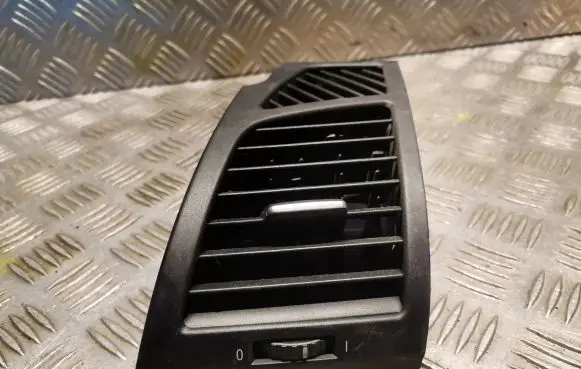 BMW 1 E81 E87 Dashboard air vent grill cover trim 7059187