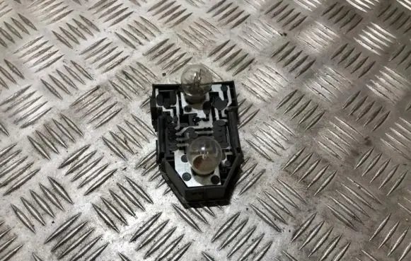 Volkswagen PASSAT B4 Tail light bulb cover holder 333945257 323cd