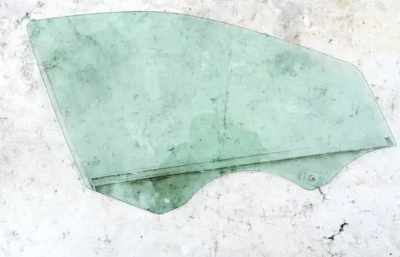 Mercedes-Benz CLK A208 C208 Front door window glass four-door e143r001193 e143r-001193