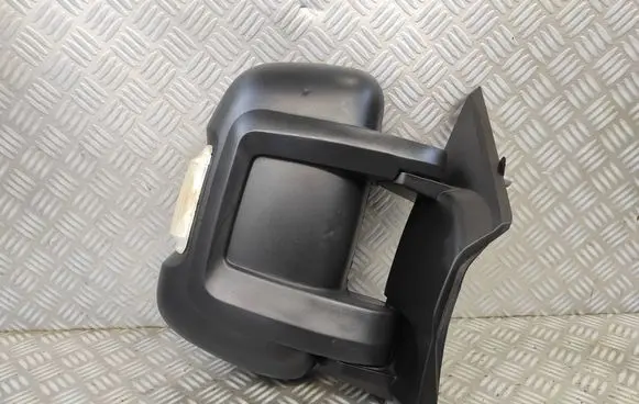 Front door electric wing mirror