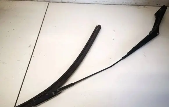 Ford Focus Front wiper blade arm bm5117529ab