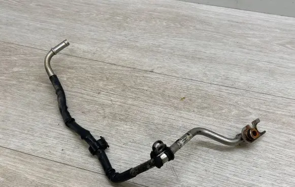 Coolant pipe/hose