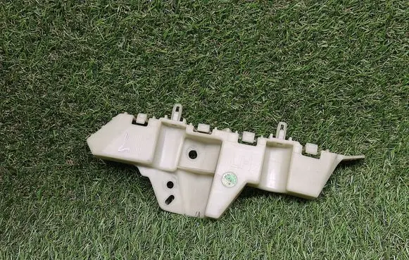 Buick Encore I Front bumper mounting bracket 42566650