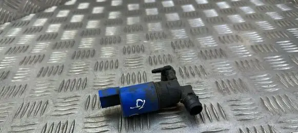 Volvo S60 Windscreen/windshield washer pump AV6113K082AA