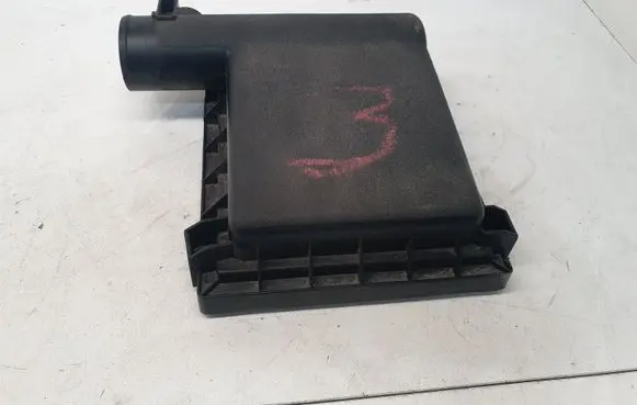 Toyota Prius (XW30) Air filter box cover 1781237030