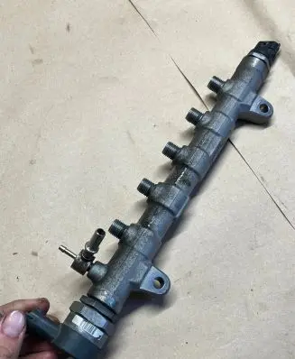 Fuel main line pipe