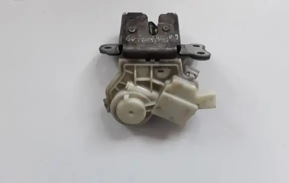 Loading door lock