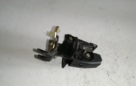 Loading door lock