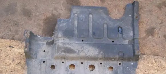 Nissan Patrol Y61 Center/middle under tray cover 50820VB000