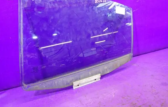 Volvo S60 Front door window glass four-door