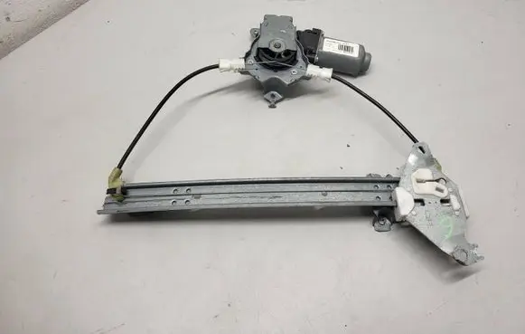 Nissan Qashqai+2 Rear door window regulator motor 402191A