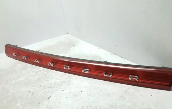 Hyundai Grandeur Third/center stoplight 3L000