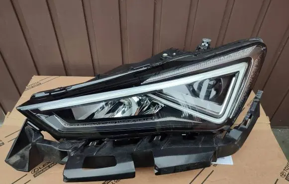 Seat Leon IV Headlight/headlamp 5FJ941007G 5FA807889G
