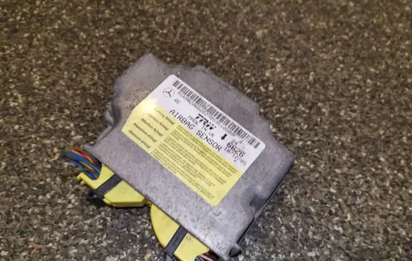 Mercedes-Benz A W169 Airbag control unit/module A1698206626