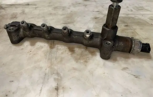 Opel Zafira B Fuel main line pipe 55PP0501