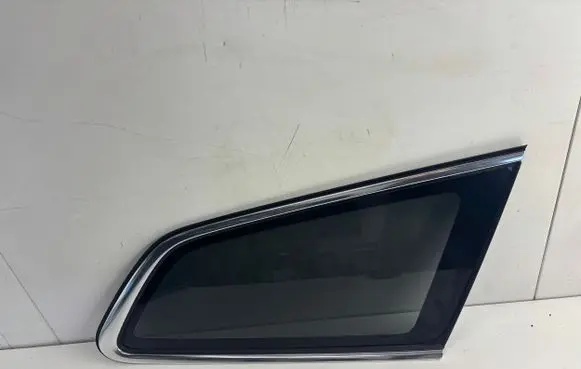 Volvo S90, V90 Rear side window 31385518