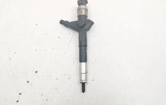 Nissan Navara D40 Fuel injector 16600EB300 12G03475