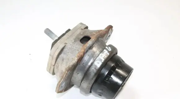 Land Rover Discovery 4 - LR4 Engine mount bracket AH226A003BA