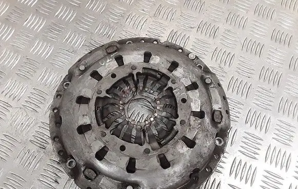 Volvo V70 Pressure plate 124020910