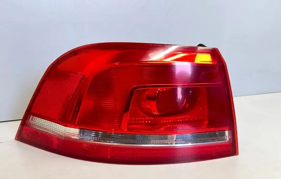 Volkswagen PASSAT B7 Rear/tail lights 3AF945095C