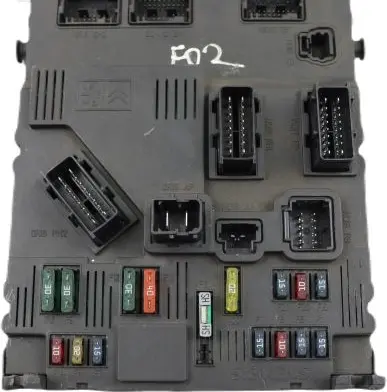 Citroen Berlingo Fuse module 9652474480 S118085200K F0200