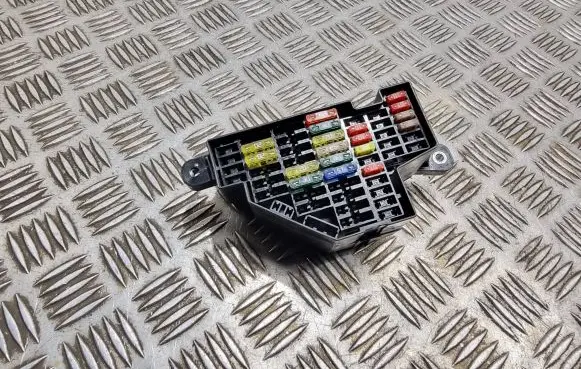 Volkswagen Golf VI Fuse module 1k1941824