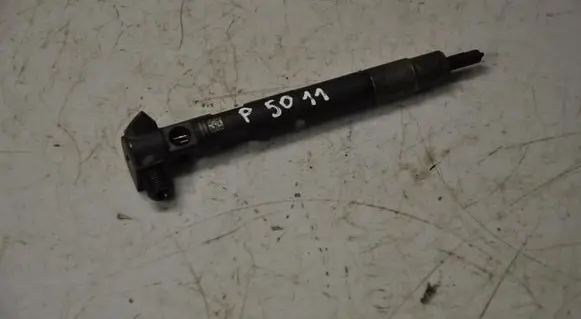 Mercedes-Benz C W205 Fuel injector A6510703287