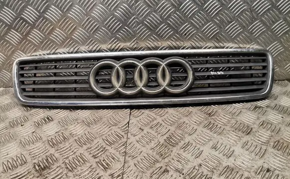 Audi A4 S4 B5 8D Front bumper upper radiator grill 8d0853651h