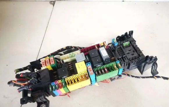 Mercedes-Benz B W246 W242 Fuse box set a2469066600