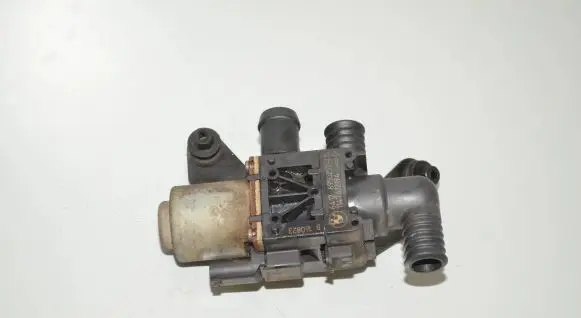 BMW X6 F16 Coolant heater control valve 6950257 64126950257