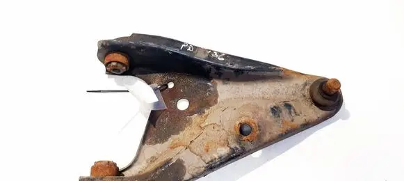 Dacia Sandero Front lower control arm/wishbone 