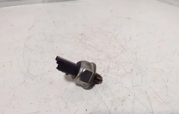 Fuel pressure sensor