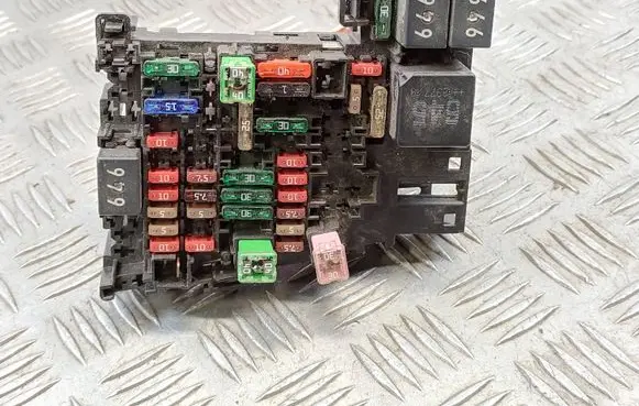 Audi A3 S3 8V Fuse module 5Q0937615C 14122012 024600
