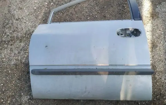 Chrysler Voyager Front door pilkos