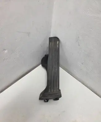 Volkswagen PASSAT B6 Accelerator throttle pedal 1K1723503L 6PV00860001