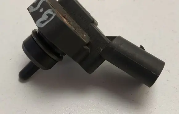 Volkswagen PASSAT B5 Air pressure sensor 038906051