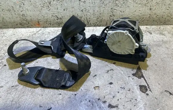 BMW X5 E53 Front seatbelt T000045 65692 98029301XX