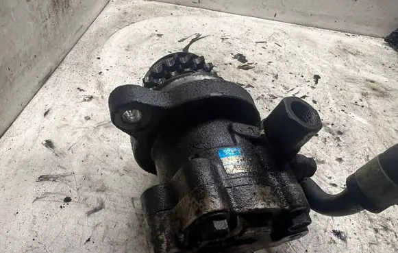 Nissan Almera Tino Power steering pump 0X052065