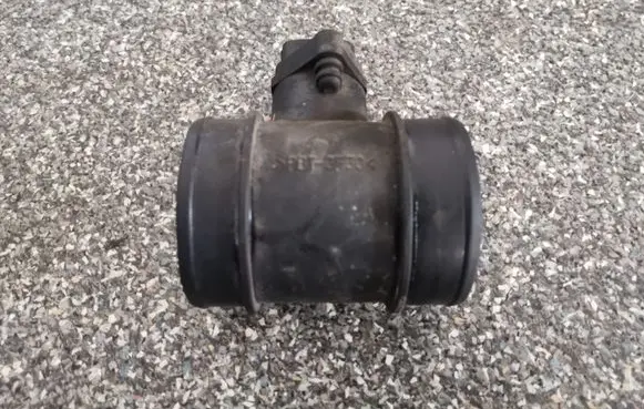 Hyundai Trajet Mass air flow meter 0281002447 2816427000