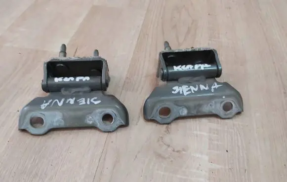 Toyota Sienna XL30 III Tailgate/trunk/boot hinge SIENNAZAWIASYKLAPY