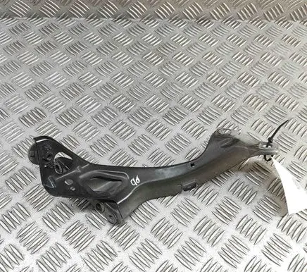 Fender mounting bracket