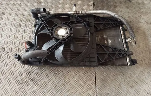 Volkswagen Polo IV 9N3 Radiator set 